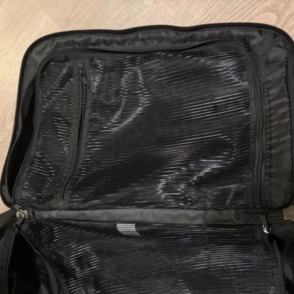 RARE Vintage Y2K Quiksilver Rolling Suitcase Carry-On Black Skater Surf Luggage